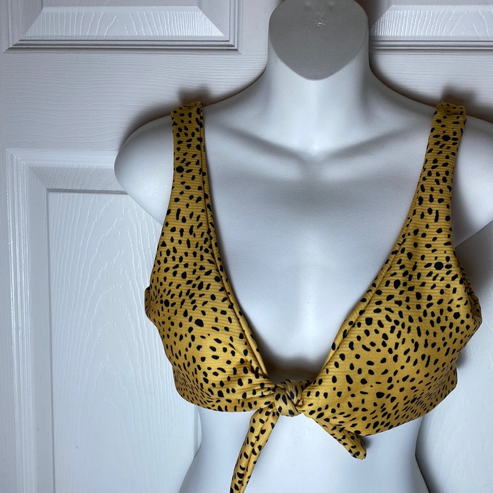 Ribbed Leopard Print Knot Front Tie Up Bikini Top Size Medium Removable Padding